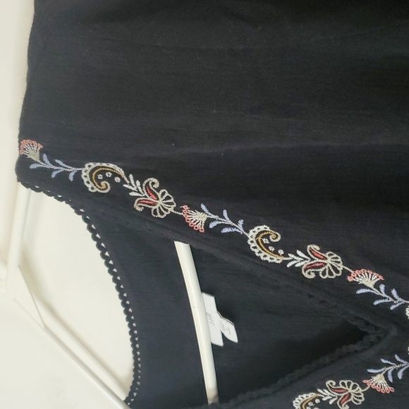 J.Jill Black Gauze Cotton Embroidered BoHo Blouse Top Size Small Petite V-Neck - Picture 3 of 9